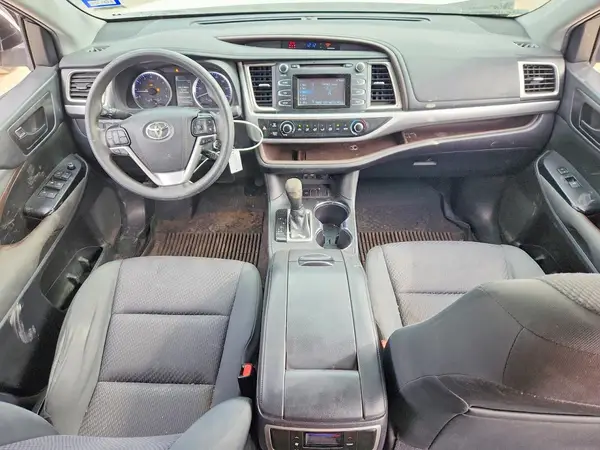 5TDZZRFH9KS337037 2019 TOYOTA HIGHLANDER - Image 8