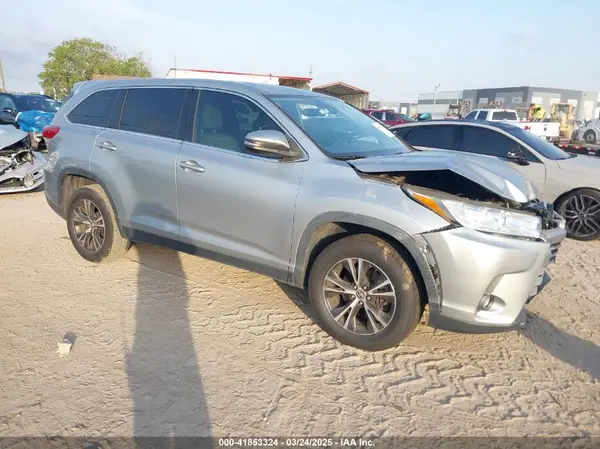 5TDZZRFH9KS345333 2019 TOYOTA HIGHLANDER - Image 1