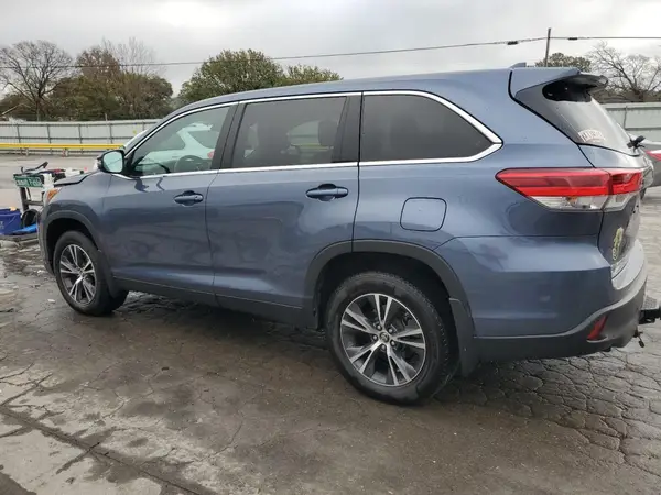 5TDZZRFH9KS349236 2019 TOYOTA HIGHLANDER - Image 2