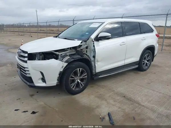 5TDZZRFH9KS352539 2019 TOYOTA HIGHLANDER - Image 2