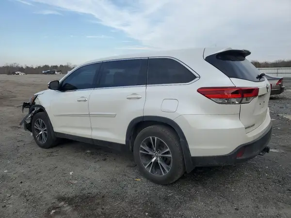 5TDZZRFH9KS352668 2019 TOYOTA HIGHLANDER - Image 2