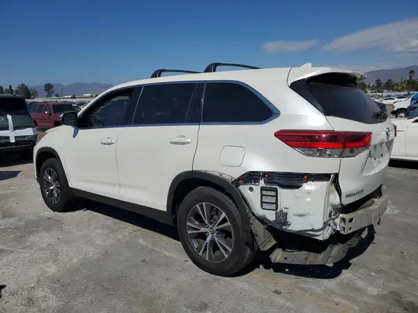 5TDZZRFH9KS353271 2019 TOYOTA HIGHLANDER - Image 2