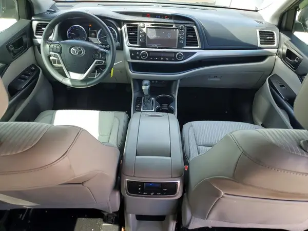 5TDZZRFH9KS357210 2019 TOYOTA HIGHLANDER - Image 8