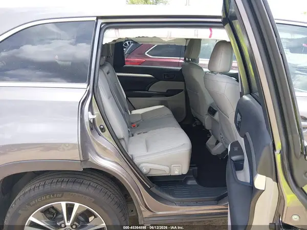 5TDZZRFH9KS361189 2019 TOYOTA HIGHLANDER - Image 8