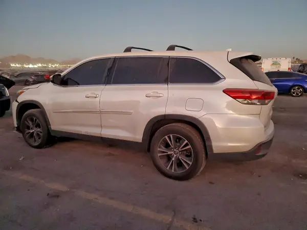 5TDZZRFH9KS365274 2019 TOYOTA HIGHLANDER - Image 2