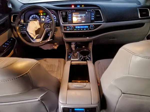 5TDZZRFH9KS365274 2019 TOYOTA HIGHLANDER - Image 8