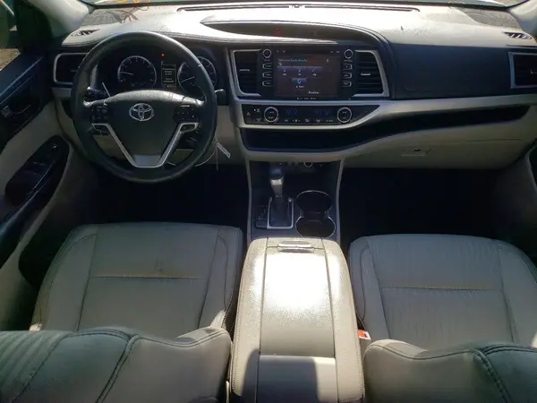 5TDZZRFH9KS367705 2019 TOYOTA HIGHLANDER - Image 8