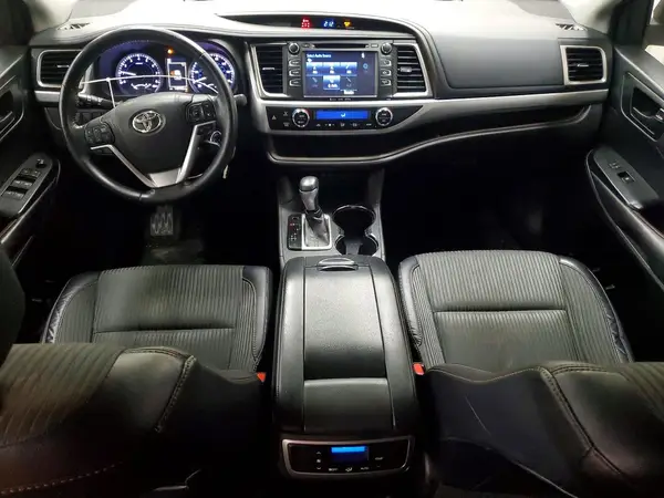 5TDZZRFHXHS190395 2017 TOYOTA HIGHLANDER - Image 8