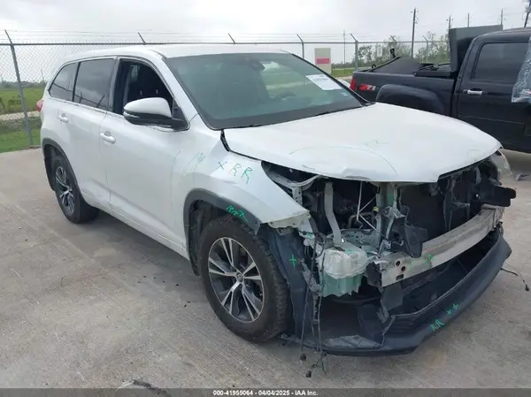 5TDZZRFHXHS199114 2017 TOYOTA HIGHLANDER - Image 1