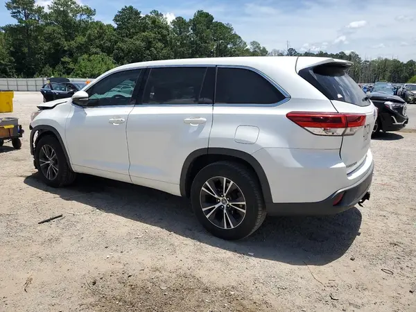 5TDZZRFHXHS209575 2017 TOYOTA HIGHLANDER - Image 2