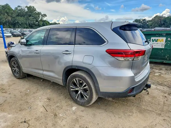5TDZZRFHXHS212962 2017 TOYOTA HIGHLANDER - Image 2