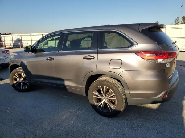5TDZZRFHXHS213299 2017 TOYOTA HIGHLANDER - Image 2