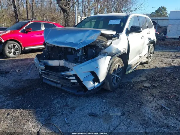 5TDZZRFHXHS214257 2017 TOYOTA HIGHLANDER - Image 2