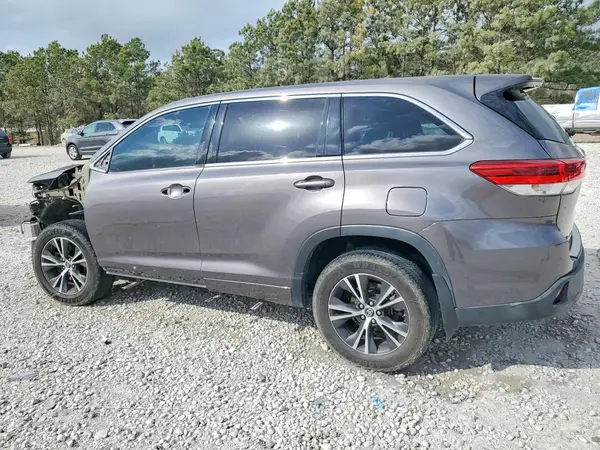 5TDZZRFHXHS219085 2017 TOYOTA HIGHLANDER - Image 2