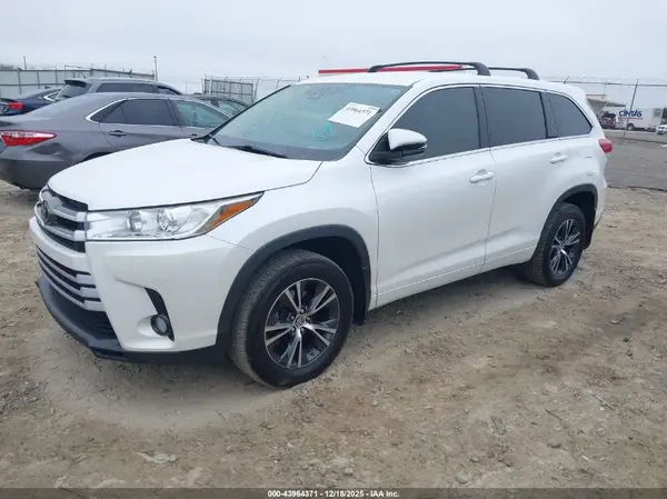 5TDZZRFHXHS228448 2017 TOYOTA HIGHLANDER - Image 2