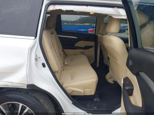 5TDZZRFHXHS228448 2017 TOYOTA HIGHLANDER - Image 8