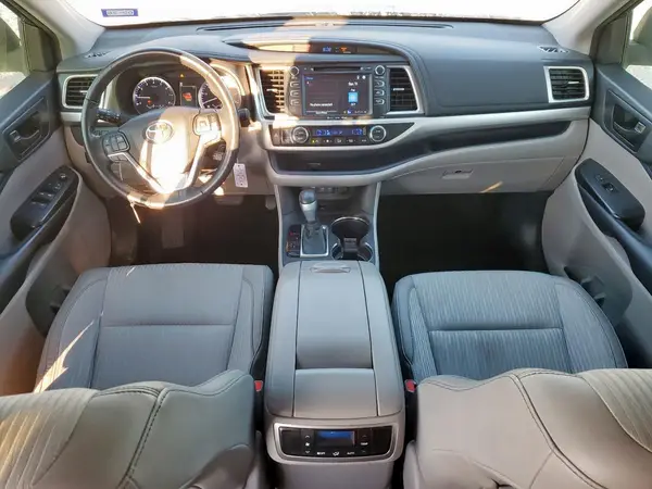 5TDZZRFHXHS233052 2017 TOYOTA HIGHLANDER - Image 8