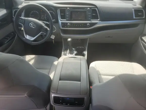 5TDZZRFHXHS234198 2017 TOYOTA HIGHLANDER - Image 8