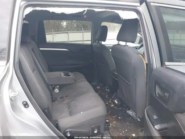 5TDZZRFHXJS240265 2018 TOYOTA HIGHLANDER - Image 8