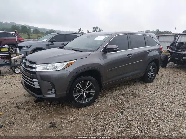 5TDZZRFHXJS246051 2018 TOYOTA HIGHLANDER - Image 2
