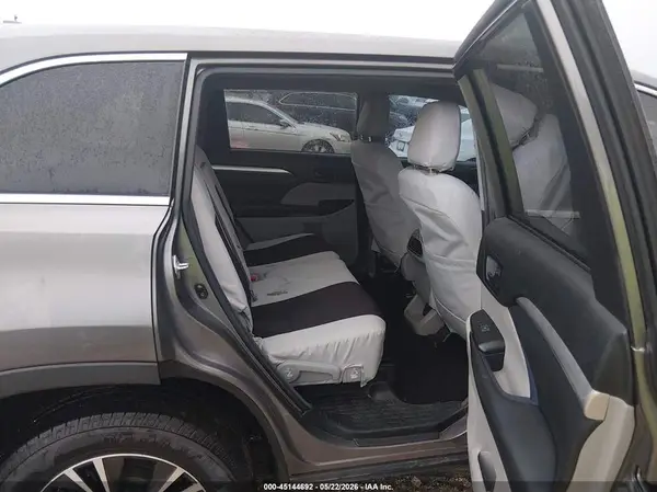 5TDZZRFHXJS246051 2018 TOYOTA HIGHLANDER - Image 8