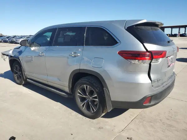 5TDZZRFHXJS255297 2018 TOYOTA HIGHLANDER - Image 2