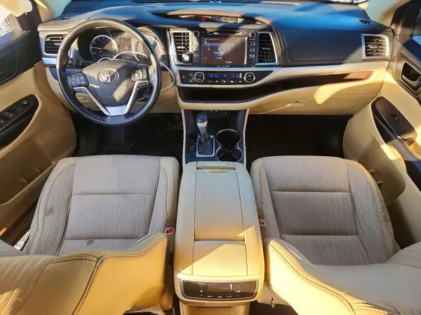 5TDZZRFHXJS258328 2018 TOYOTA HIGHLANDER - Image 8