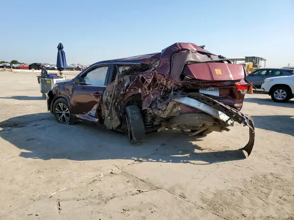 5TDZZRFHXJS260189 2018 TOYOTA HIGHLANDER - Image 2
