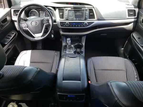 5TDZZRFHXJS260578 2018 TOYOTA HIGHLANDER - Image 8