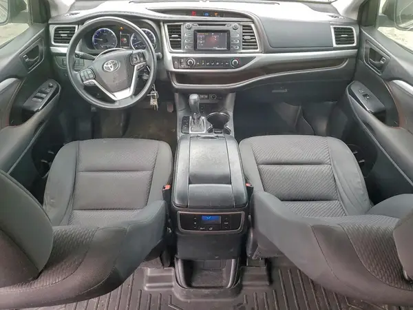 5TDZZRFHXJS265814 2018 TOYOTA HIGHLANDER - Image 8