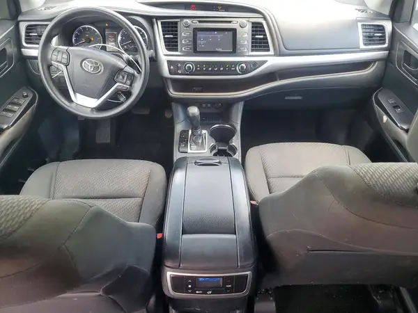 5TDZZRFHXJS273976 2018 TOYOTA HIGHLANDER - Image 8