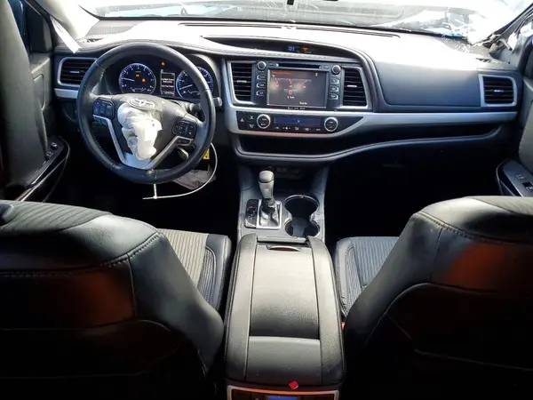 5TDZZRFHXJS284122 2018 TOYOTA HIGHLANDER - Image 8