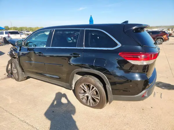 5TDZZRFHXKS302667 2019 TOYOTA HIGHLANDER - Image 2