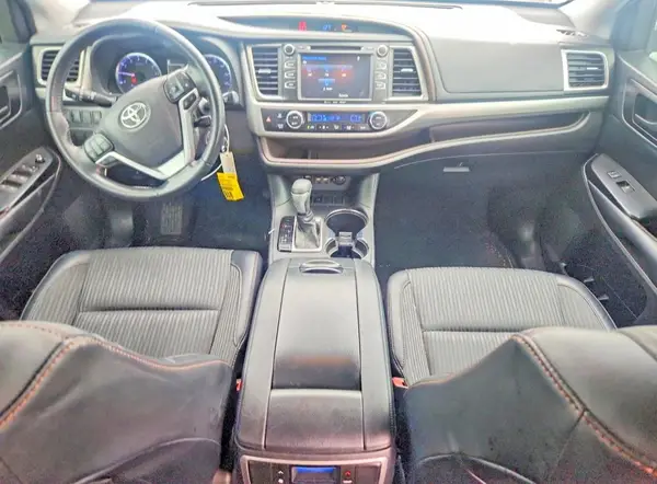 5TDZZRFHXKS308274 2019 TOYOTA HIGHLANDER - Image 8