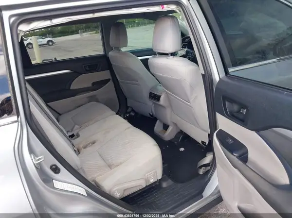 5TDZZRFHXKS309361 2019 TOYOTA HIGHLANDER - Image 8