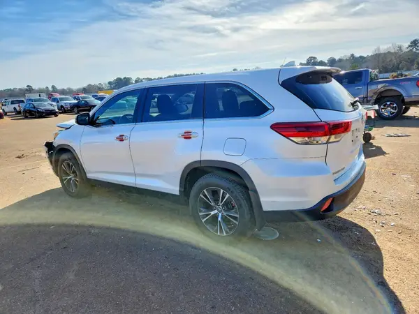 5TDZZRFHXKS310543 2019 TOYOTA HIGHLANDER - Image 2