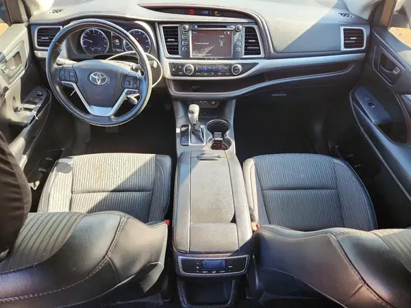 5TDZZRFHXKS310543 2019 TOYOTA HIGHLANDER - Image 8