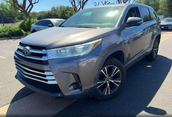 5TDZZRFHXKS319579 2019 TOYOTA HIGHLANDER - Image 2