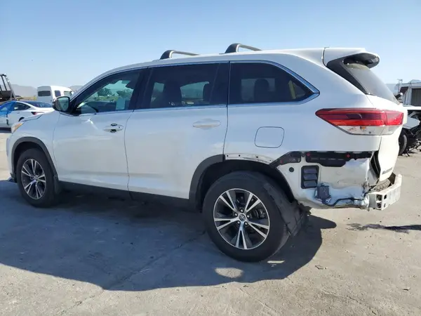 5TDZZRFHXKS323065 2019 TOYOTA HIGHLANDER - Image 2