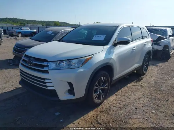 5TDZZRFHXKS334180 2019 TOYOTA HIGHLANDER - Image 2