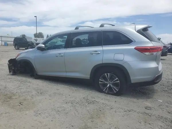 5TDZZRFHXKS335782 2019 TOYOTA HIGHLANDER - Image 2