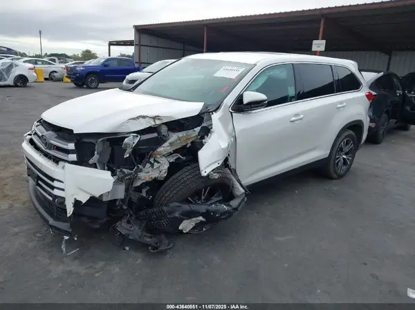 5TDZZRFHXKS336964 2019 TOYOTA HIGHLANDER - Image 2