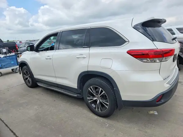 5TDZZRFHXKS337483 2019 TOYOTA HIGHLANDER - Image 2