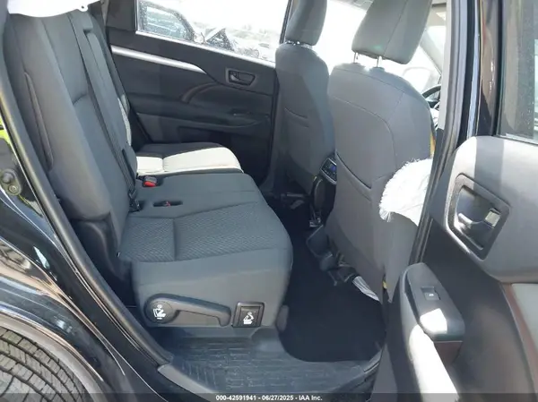 5TDZZRFHXKS341923 2019 TOYOTA HIGHLANDER - Image 8