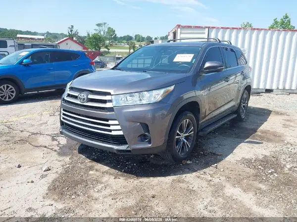 5TDZZRFHXKS345504 2019 TOYOTA HIGHLANDER - Image 2