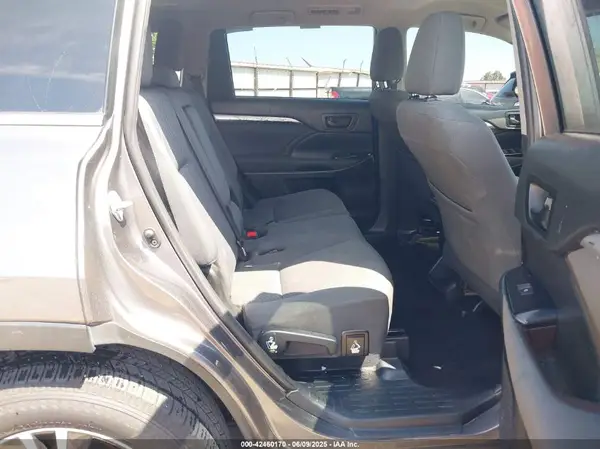 5TDZZRFHXKS345504 2019 TOYOTA HIGHLANDER - Image 8