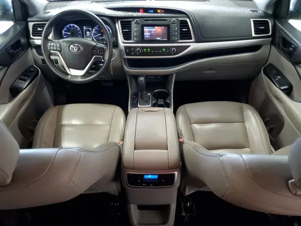 5TDZZRFHXKS347690 2019 TOYOTA HIGHLANDER - Image 8