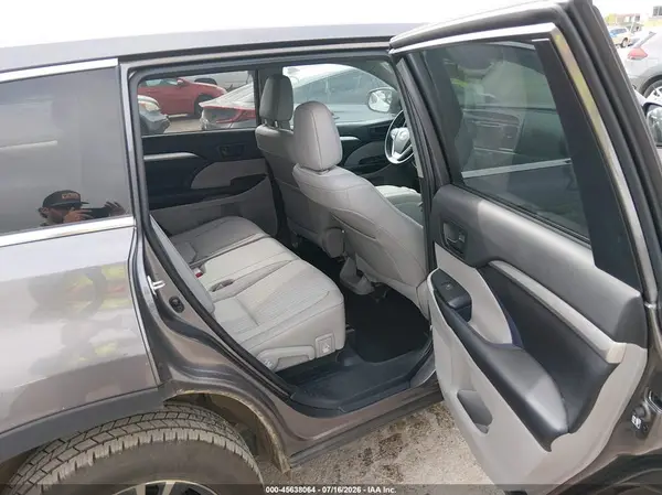 5TDZZRFHXKS357832 2019 TOYOTA HIGHLANDER - Image 8