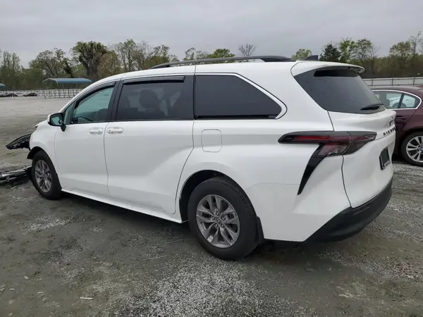 5TVKRKEC7R5194677 2024 TOYOTA SIENNA - Image 2