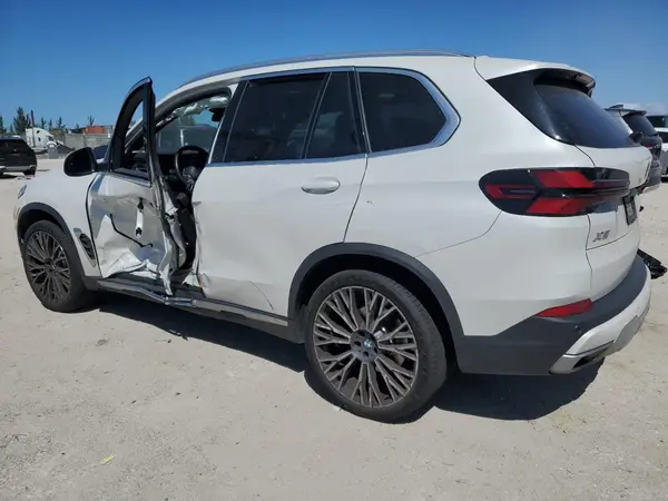 5UX13EU00R9S43348 2024 BMW X5 - Image 2